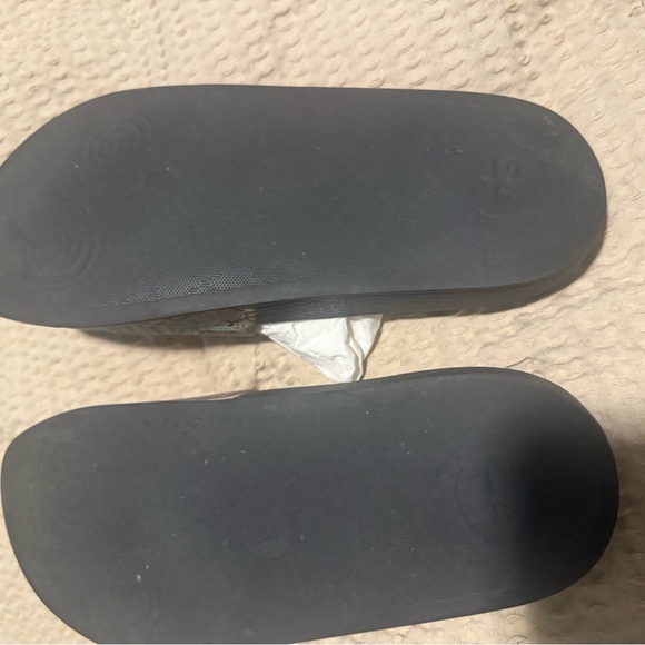 COPY - Gucci Tian Pusuit slide - Picture 6 of 8